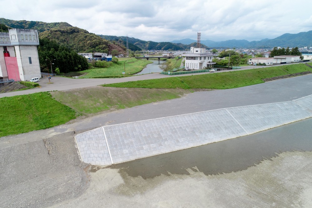 令和4-5年度　仁淀川中島地区下流護岸外(その１)工事画像