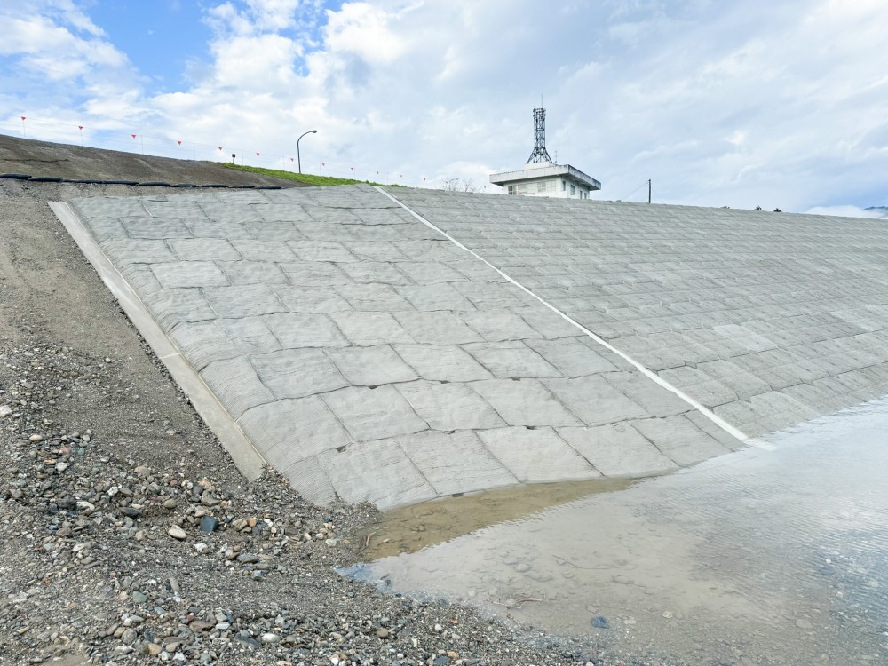 令和4-5年度　仁淀川中島地区下流護岸外(その１)工事画像