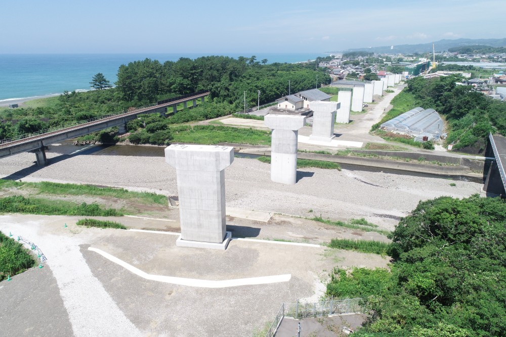 令和４ー５年度　南国安芸道路赤野高架橋下部Ｐ１９ーＰ２１工事画像