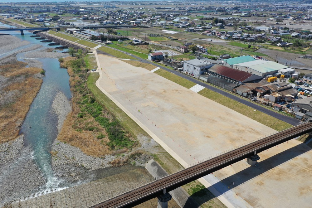 令和２年度　物部川堤防漏水対策工事画像