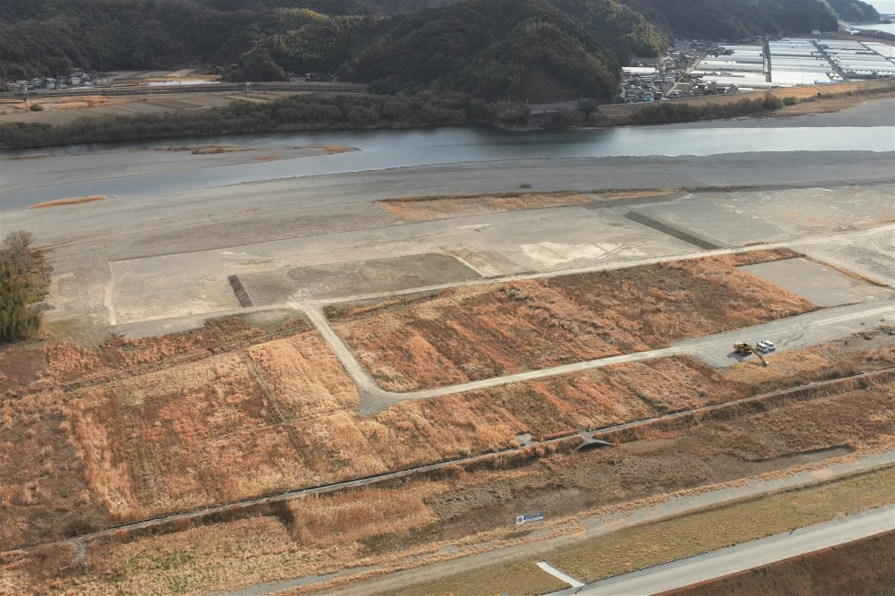 令和３年度　仁淀川用石地区河床掘削工事画像