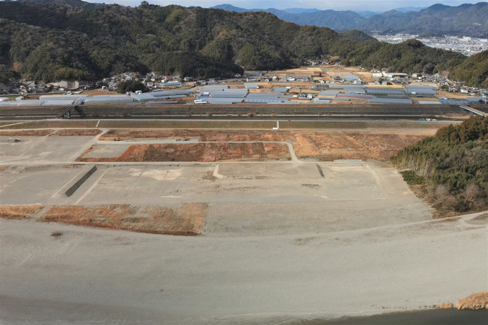 令和３年度　仁淀川用石地区河床掘削工事画像