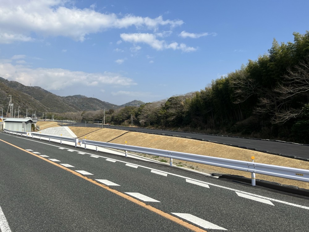 令和２－３年度　仁淀川用石地区河床掘削外工事画像