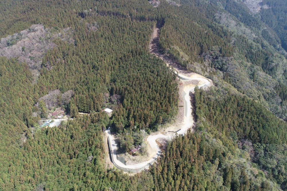 令和元－２年度　井尻山腹工管理用道路工事画像